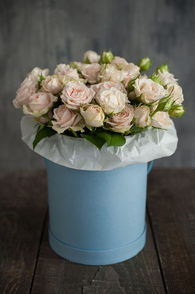 корпоративная коробка с розами для офиса в Костроме