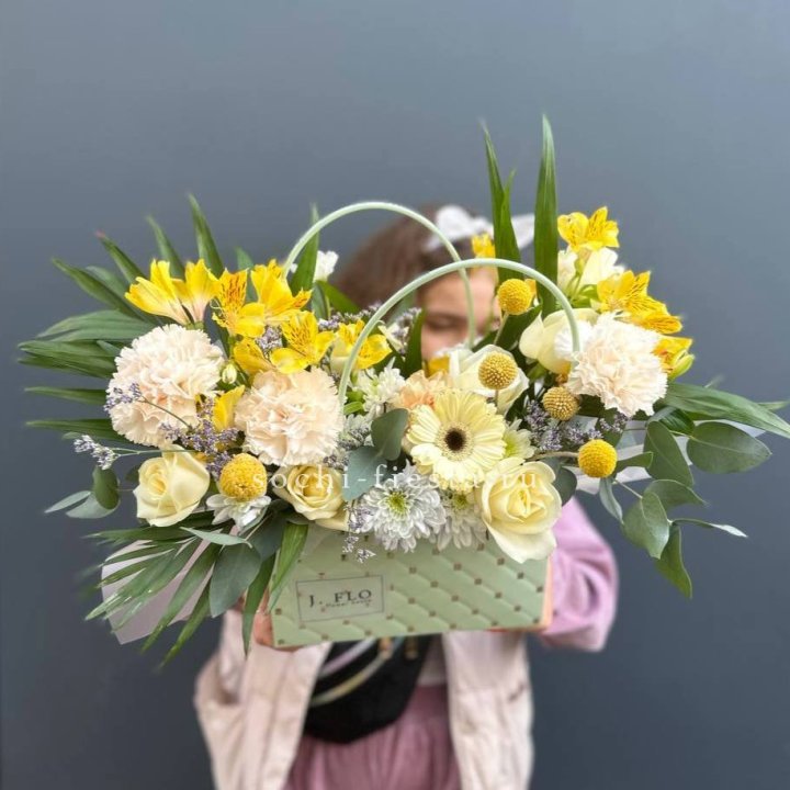 Сумочка с розами "Эпиа" в Костроме