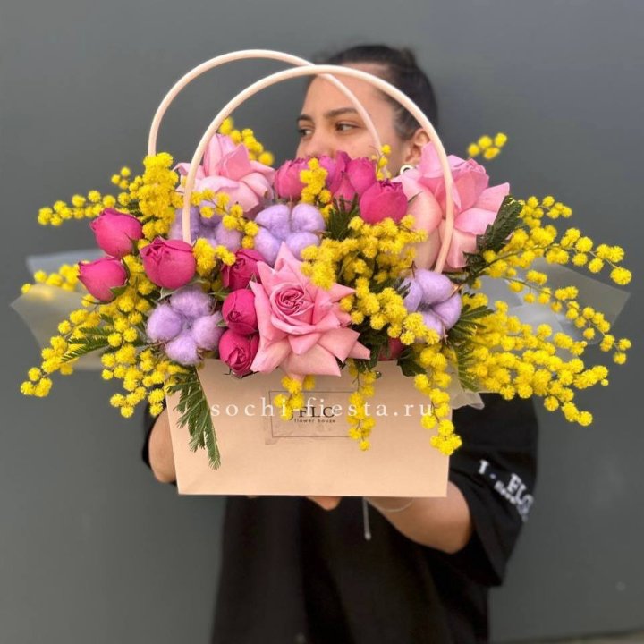 Сумочка мимозы и роз "Примавера" в Костроме