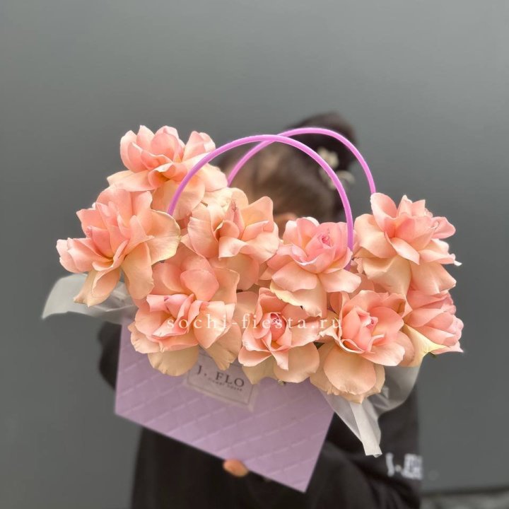 Сумочка с розами "Кети" в Костроме