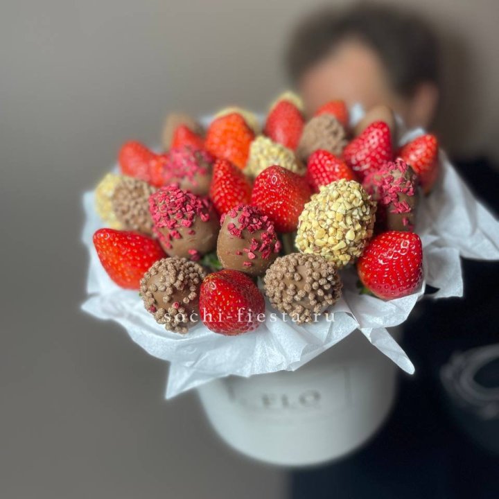 Клубника в боксе 30 ягод в Костроме