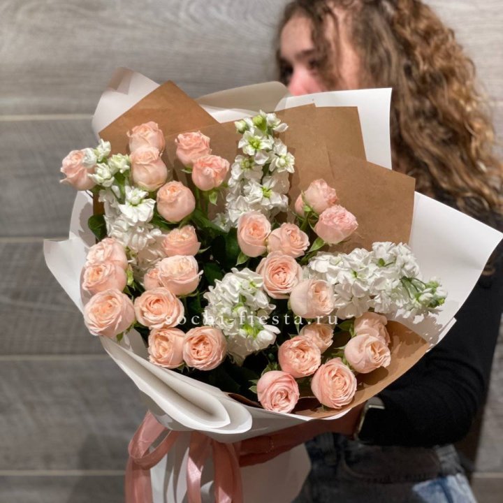 Букет бомбасти и маттиола в Костроме