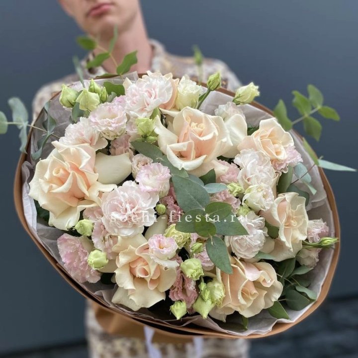  Букет кремовых роз "Мокко" в Костроме