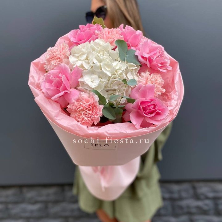  Букет роз и гортензии "Навола" в Костроме
