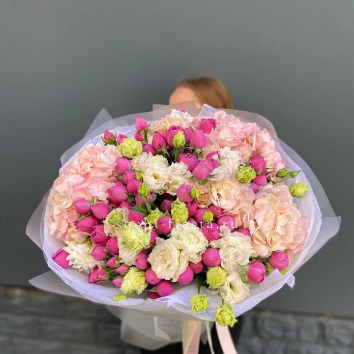  Букет  гортензий и Мисти в Костроме