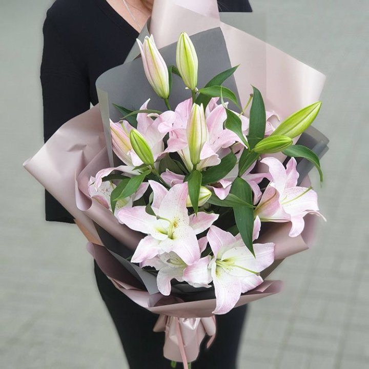 Букет розовых лилий в Костроме