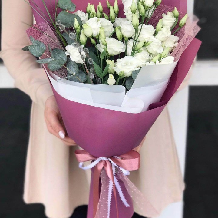 Эустомы с эвкалиптом в Костроме