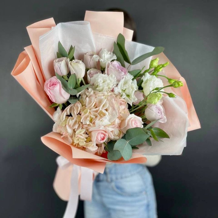 Букет с гортензией "Клодс" в Костроме