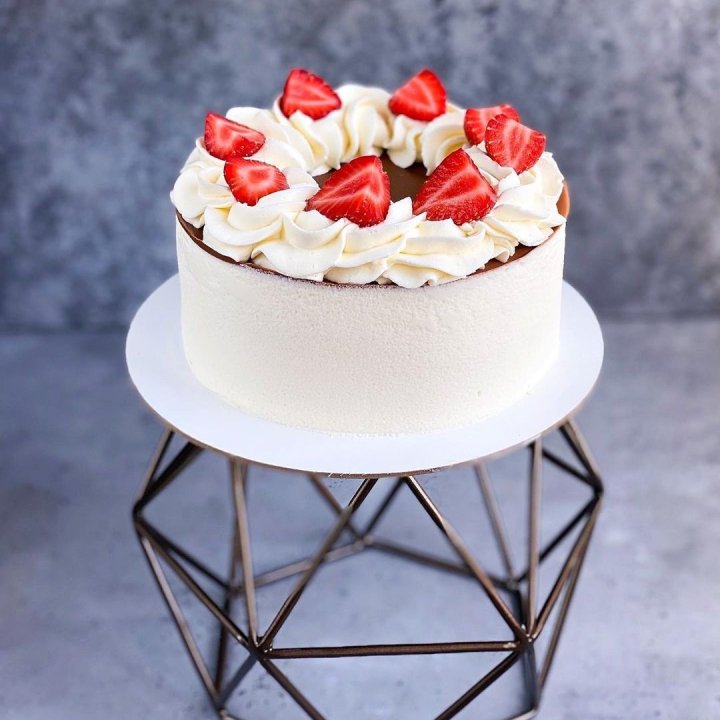 Торт "Клубника со сливками" в Костроме