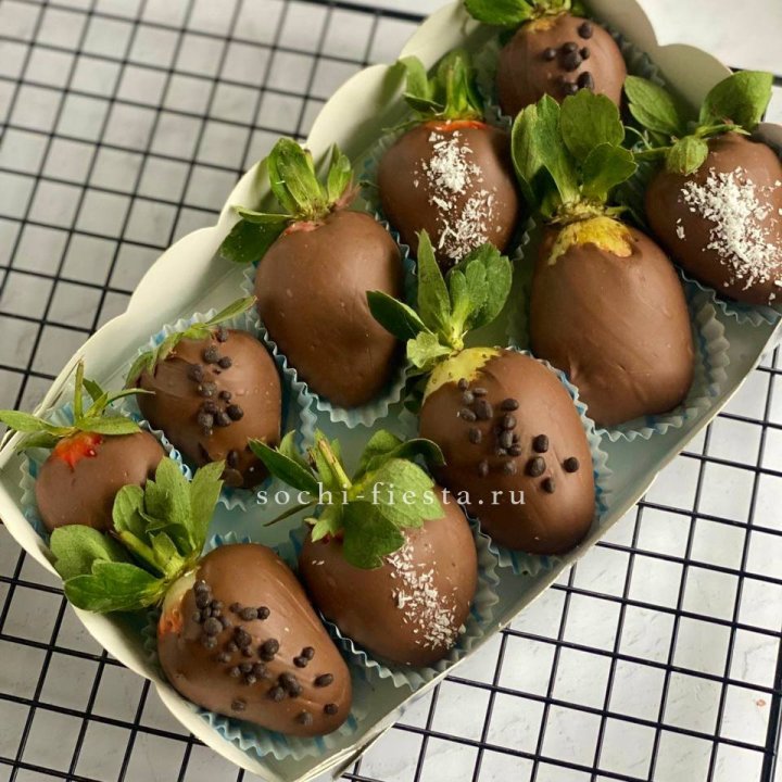 Клубника в шоколаде 10 ягод в Костроме
