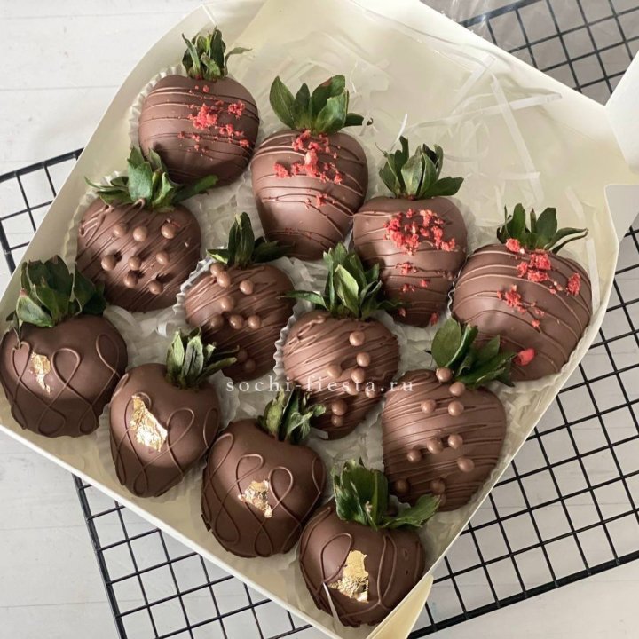 Клубника в шоколаде 12 ягод в Костроме