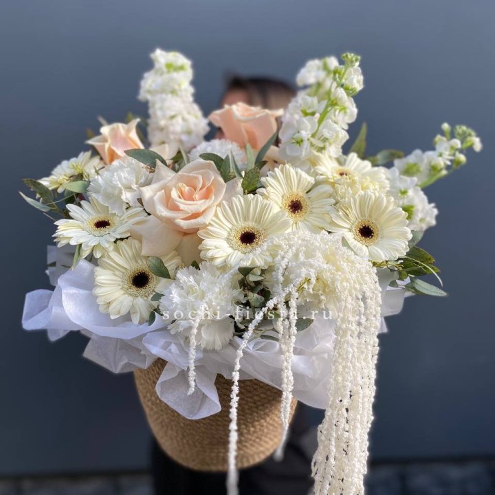 Цветы в джутовом кашпо "Валери" в Костроме