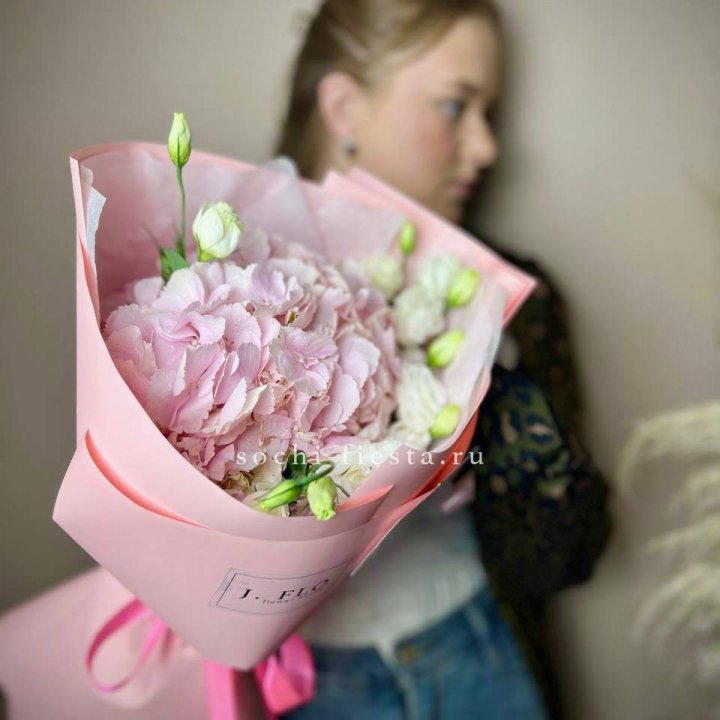 Букет с гортензией №2 в Костроме