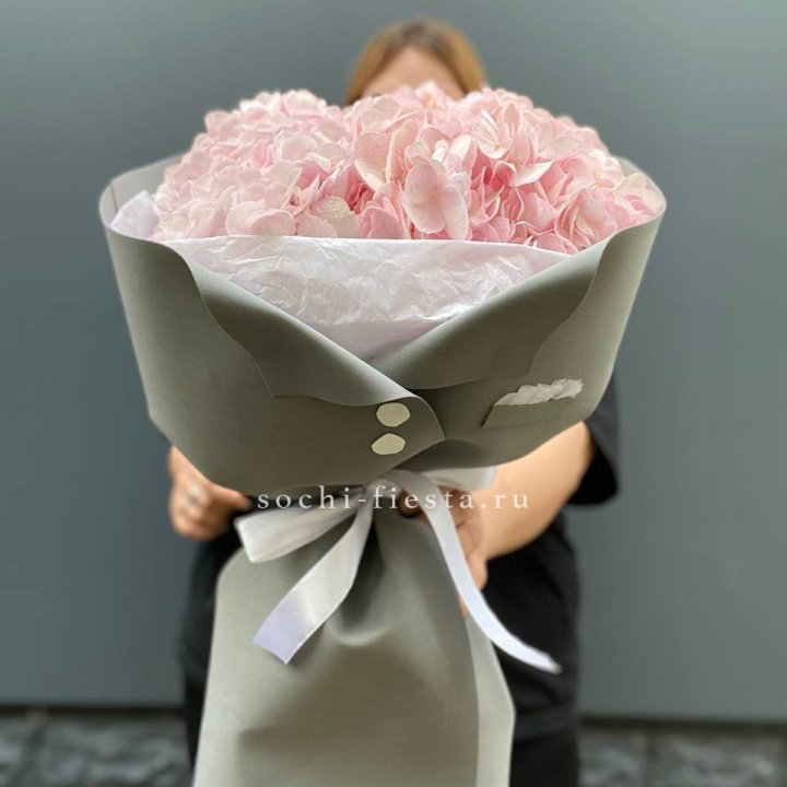  Букет  пиджачок из 5 гортензий в Костроме