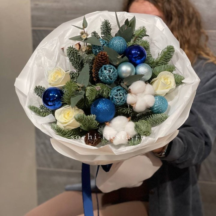 Новогодний букет "Синий иней" в Костроме