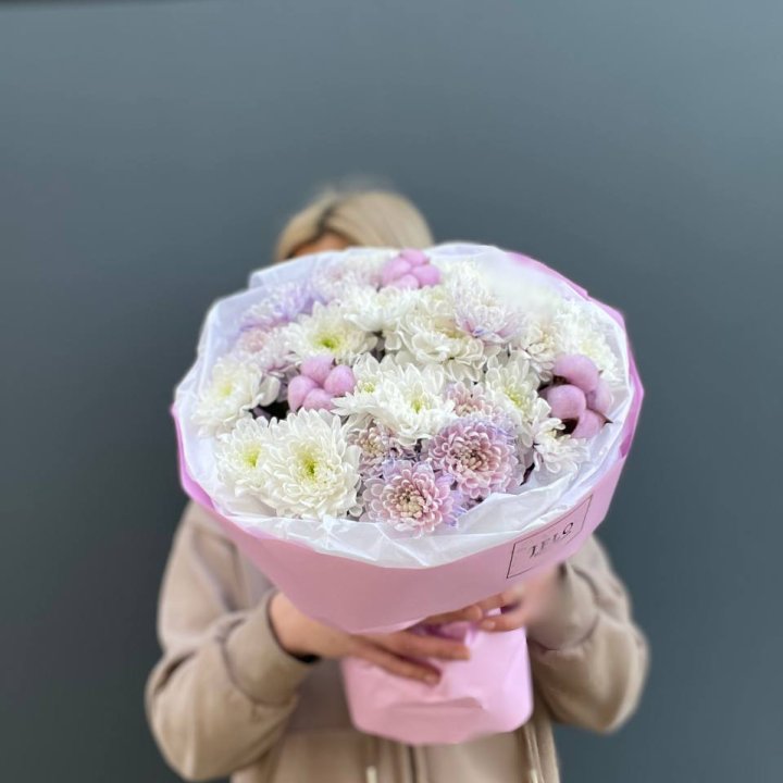 7 нежных хризантем в Костроме