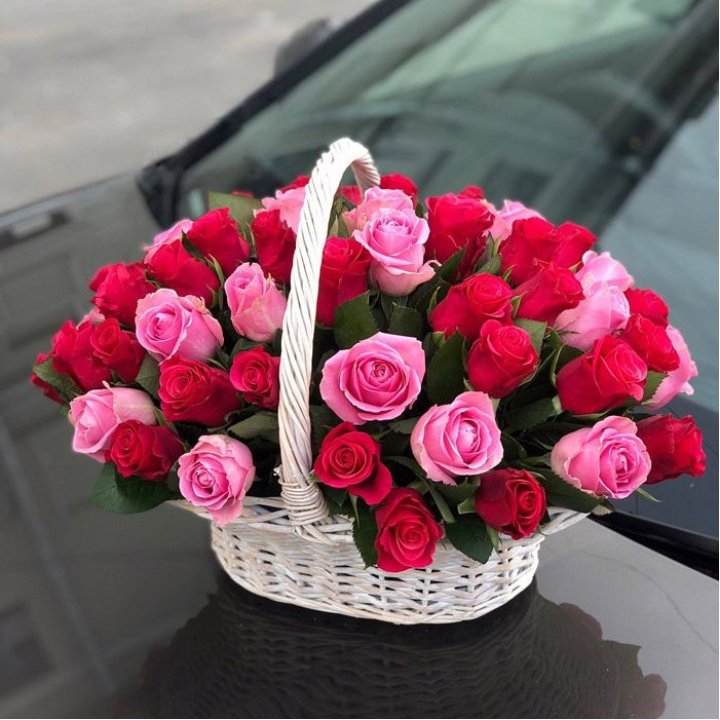 Корзина с розами  в Костроме