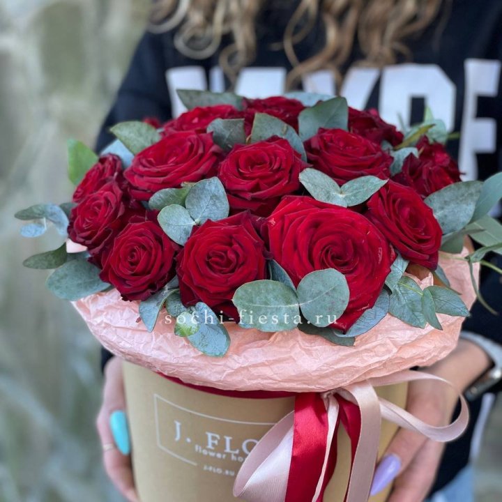 21 Красная роза в боксе №1 в Костроме
