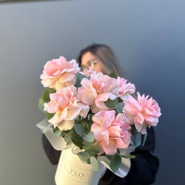 Французские роз в боксе в Костроме