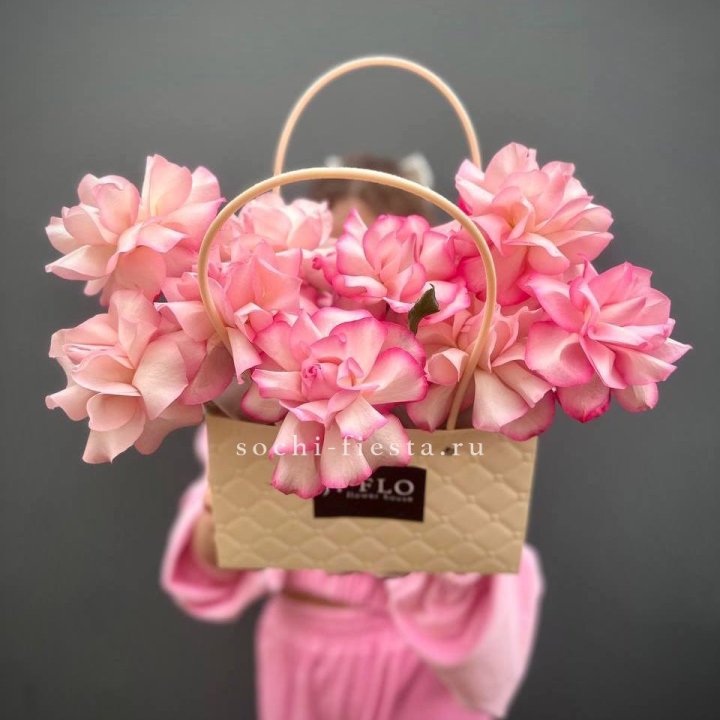 Сумочка розовых роз Венди в Костроме