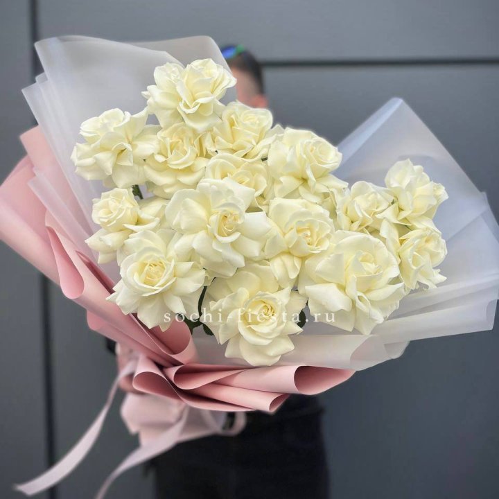 Букет из 15 французских роз Вайт дрим в Костроме