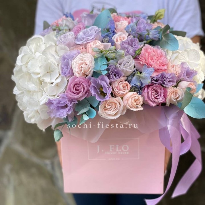 Цветочный бокс макси каб в Костроме