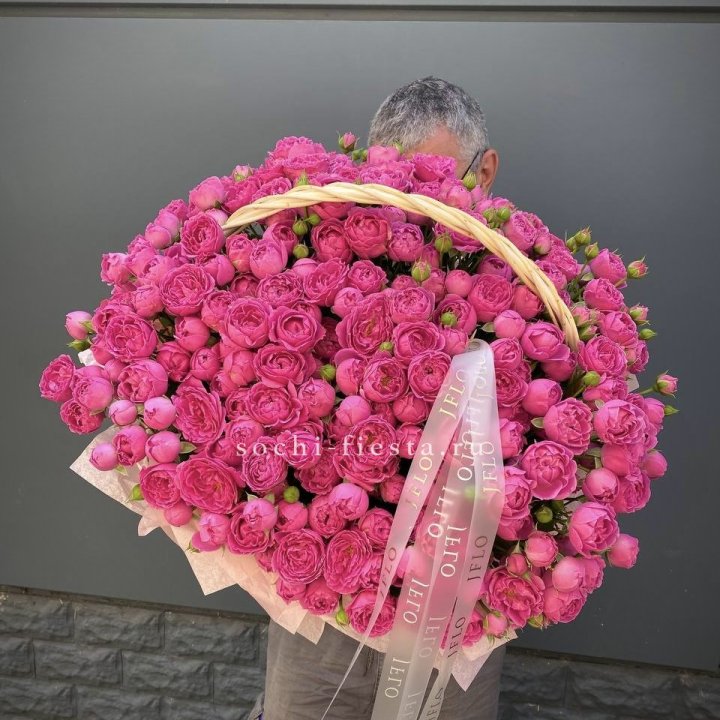 Корзина роз Мисти Баблс 151 в Костроме