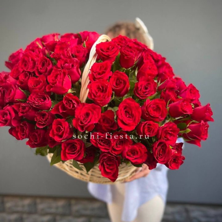 121 красная роза в корзине   в Костроме