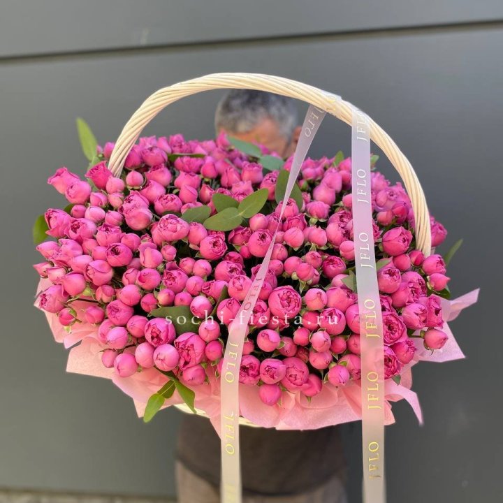 Корзина роз Мисти Баблс 101 в Костроме