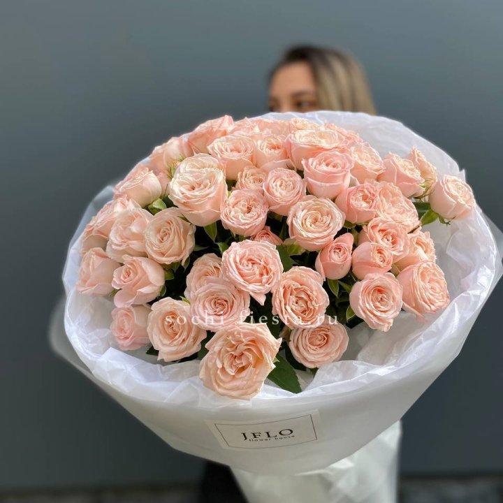 Букет кустовых роз Бомбастик в Костроме