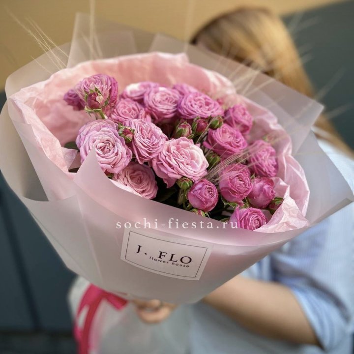 Пионовидные розы Мадам Бомбастик Pink в Костроме