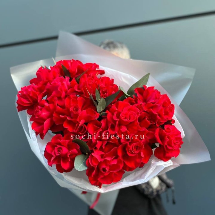 21 Красная французская роза в Костроме
