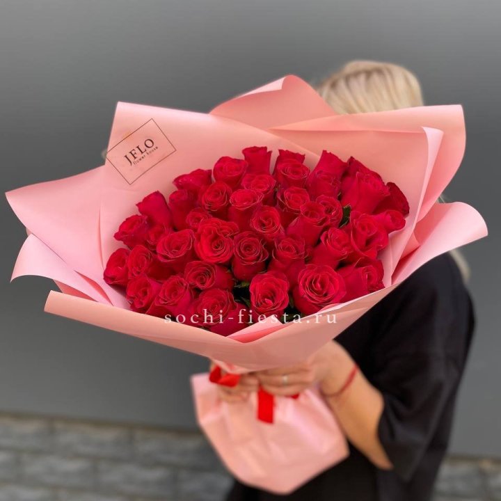 35 красных роз в Костроме