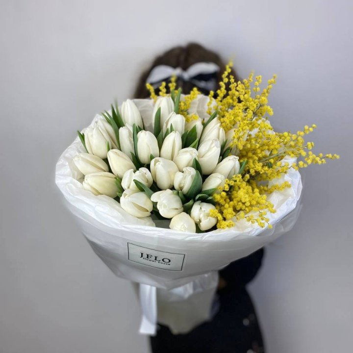 Дуо тюльпан и мимоза в Костроме