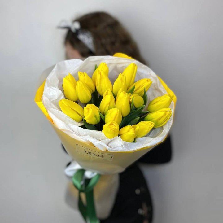  19 жёлтых тюльпанов в Костроме
