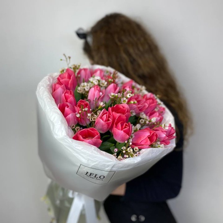 Дуо тюльпаны с хамелациумом в Костроме