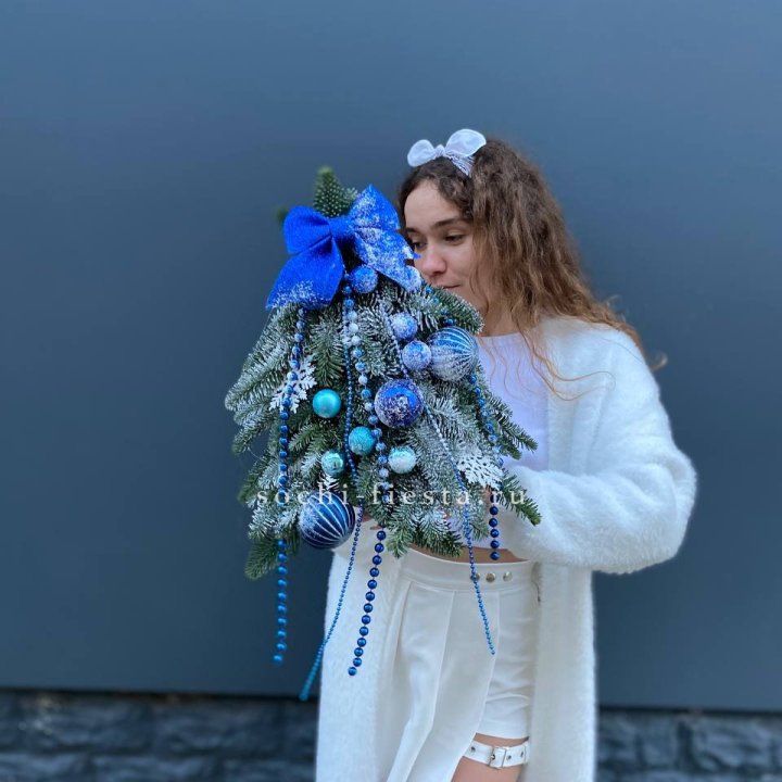Новогодняя елочка "Блю" в Костроме