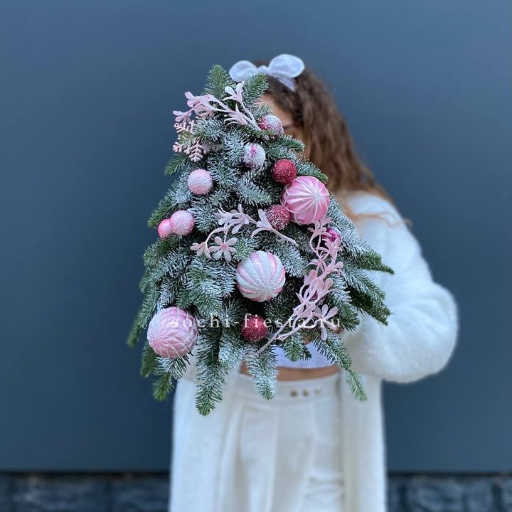 Новогодняя елочка "Розе" в Костроме