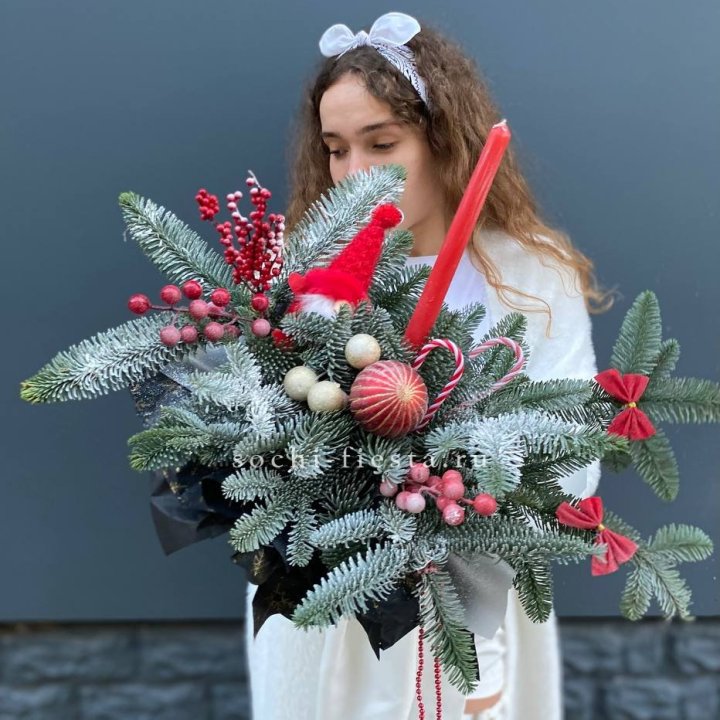 Композиция в бокале красная в Костроме