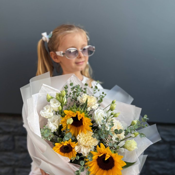  Букет  из стойких цветов с подсолнухами в Костроме