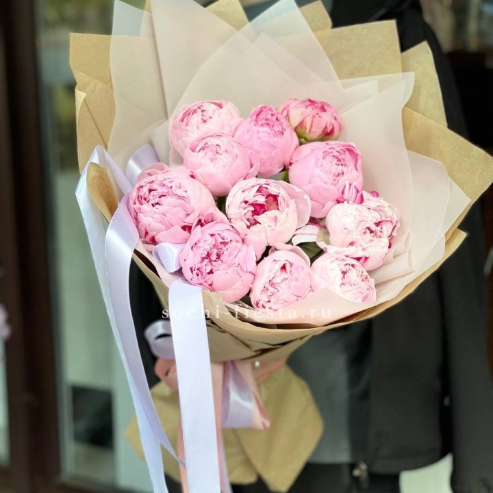 11 пионов в оформлении в Костроме