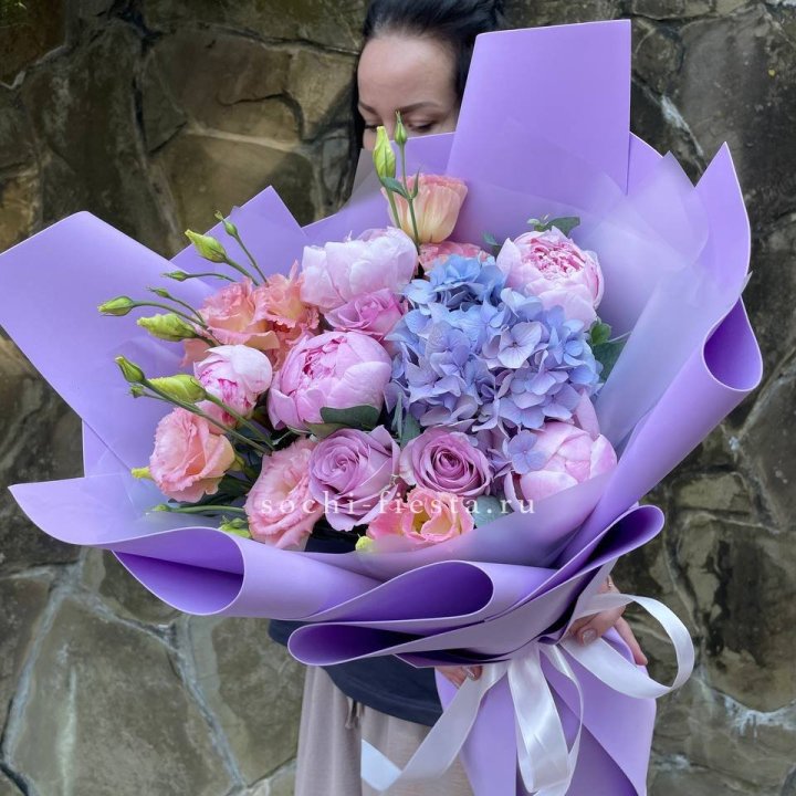 Букет с пионами "Блю логан" в Костроме