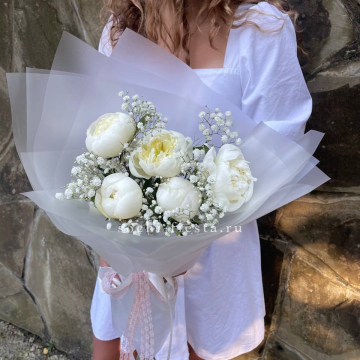 Букет белых пионов "Файв" в Костроме