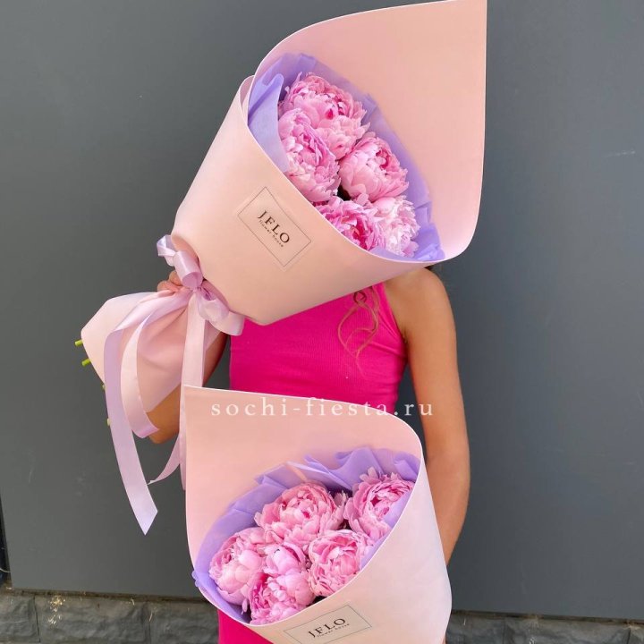 Букет из 5 пионов в Костроме