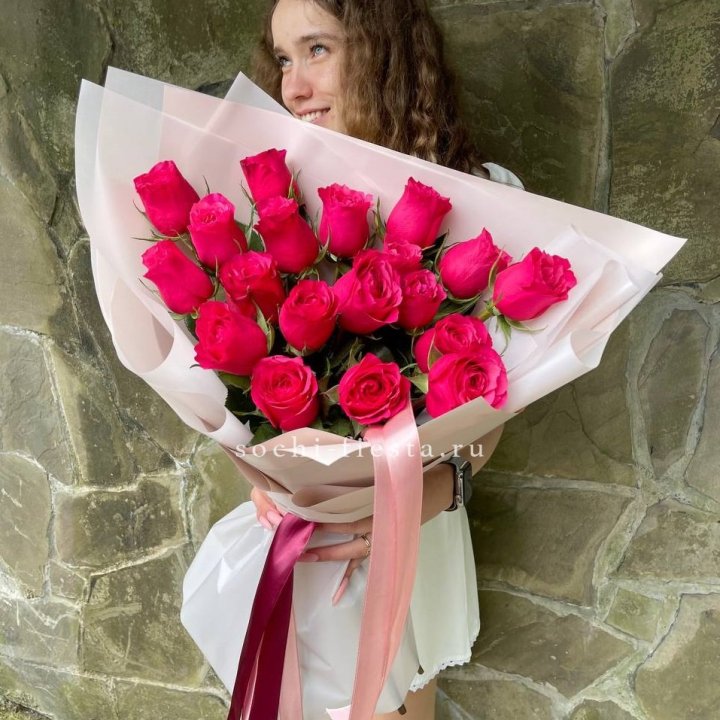 19 алых роз в Костроме