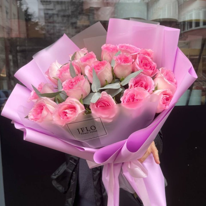  19 розовых роз в Костроме