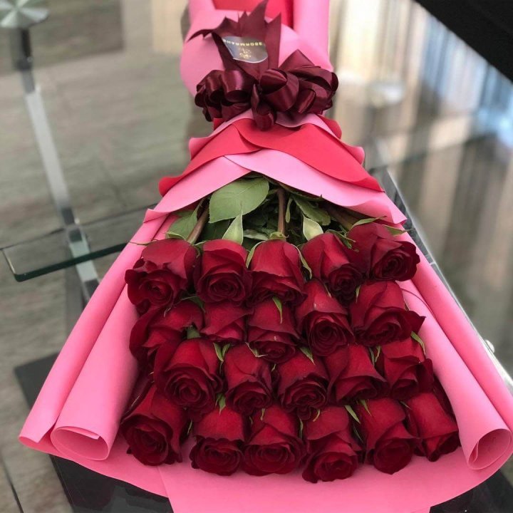 21 красная роза "Элеганс" в Костроме