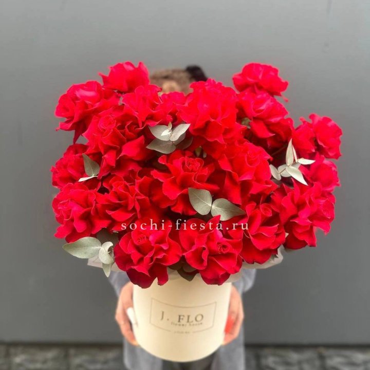 35 Французских роз в боксе в Костроме