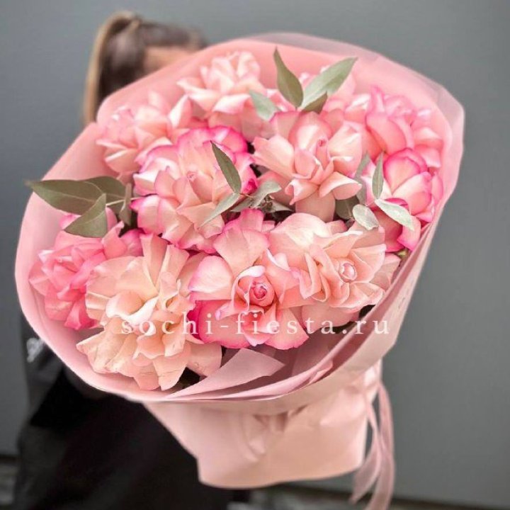 Нежно- розовые французские розы Венди в Костроме