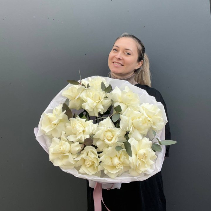 13 Белых французских роз Облако в Костроме